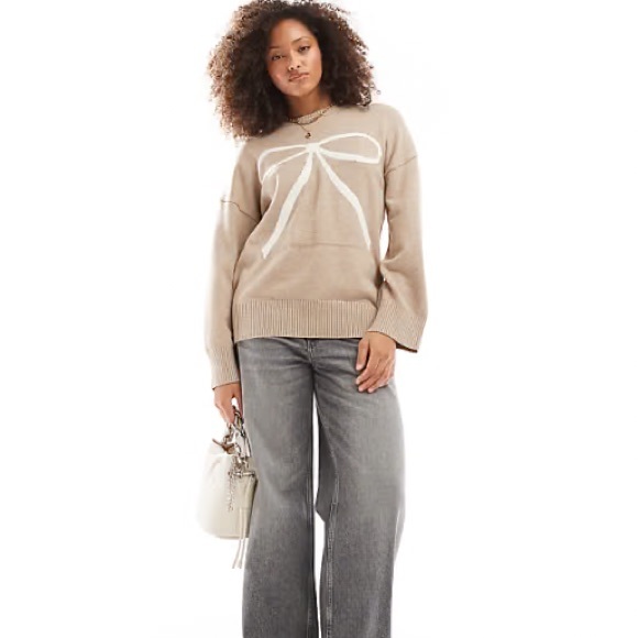 Cotton On Lux Crew Pullover, Bow Intarsia, Size Medium, NWT - Picture 2 of 16